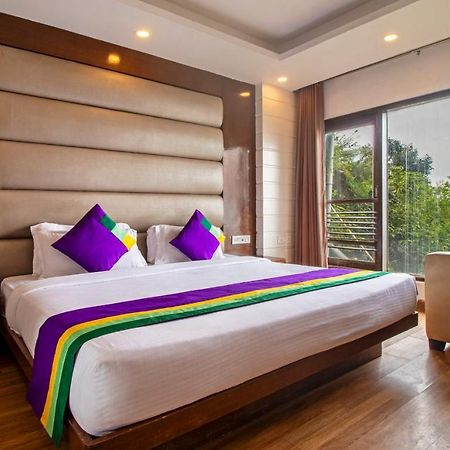 Treebo Premium Queen Of Hills Near Mall Road Mussoorie Exterior photo