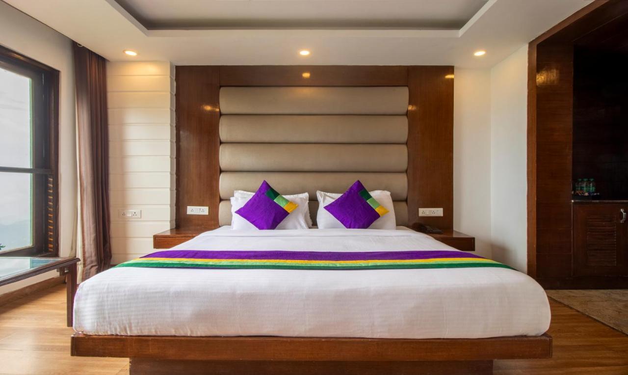 Treebo Premium Queen Of Hills Near Mall Road Mussoorie Exterior photo