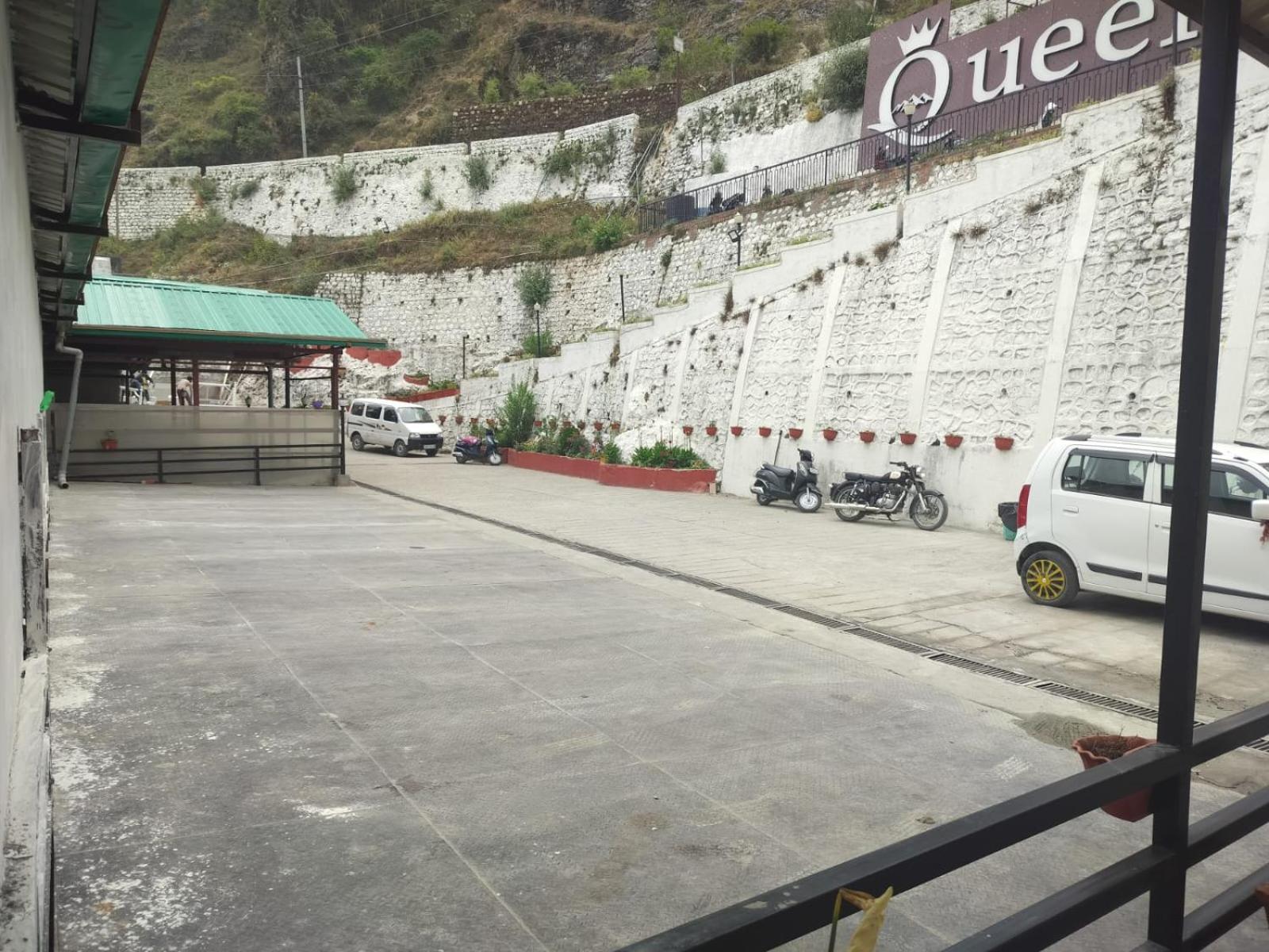 Treebo Premium Queen Of Hills Near Mall Road Mussoorie Exterior photo